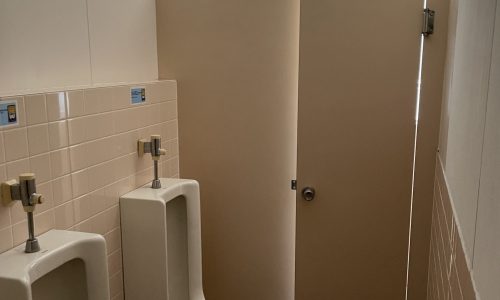 大塚刷毛製造株式会社九州支店 内外壁改修工事 トイレBefore